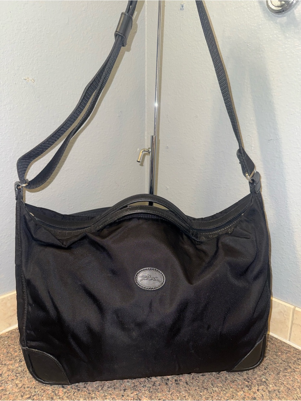 Longchamp Black Messenger Crossbody bag EUC